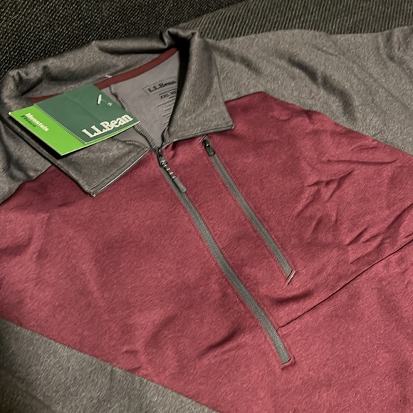 L.L. Bean M’s Mountain Fleece 1/2 Zip - Picture 4 of 4